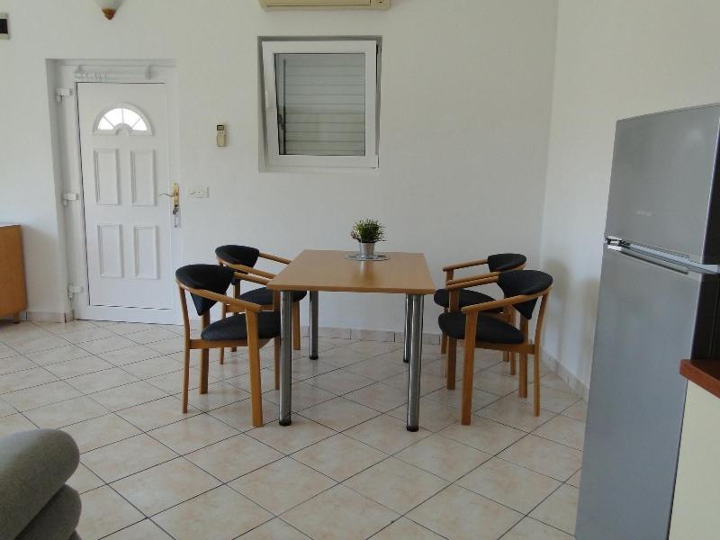 Apartmani Tepli Bok Primošten Zewnętrze zdjęcie